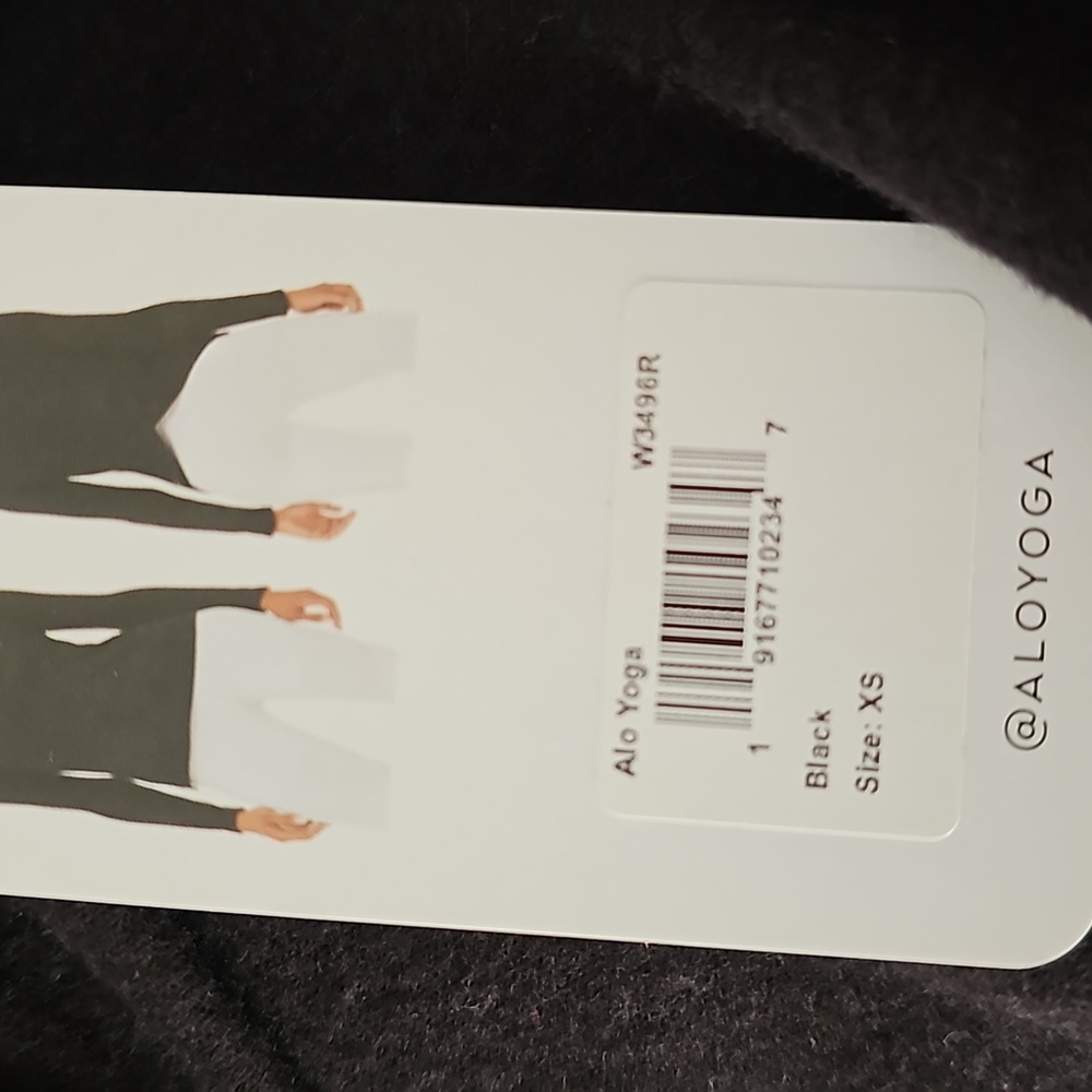 NWT- Alo Embrace Long Sleeve Cross Street - Picture 5 of 6